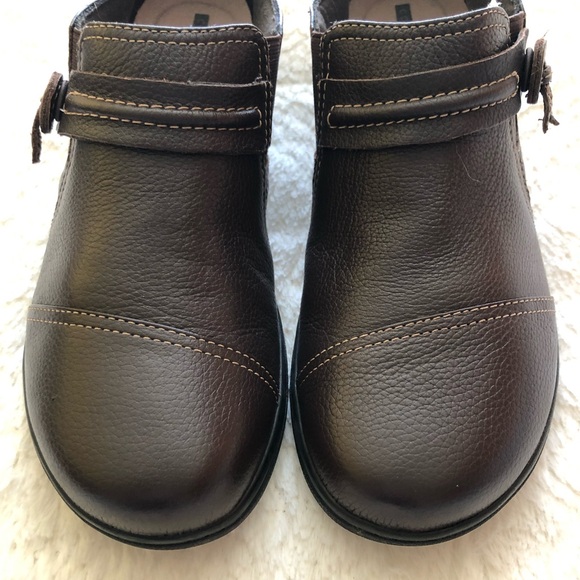 Clarks Cheyn Madi Slip-On Shoes - Picture 2 of 6